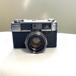 Yashica Lynx-1000 Classic Black and Silver Camera AS-IS